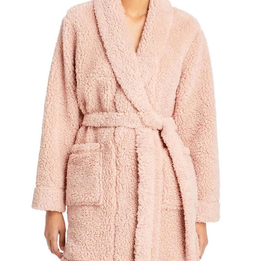 Pink/Fluffy Natori - bathrobe